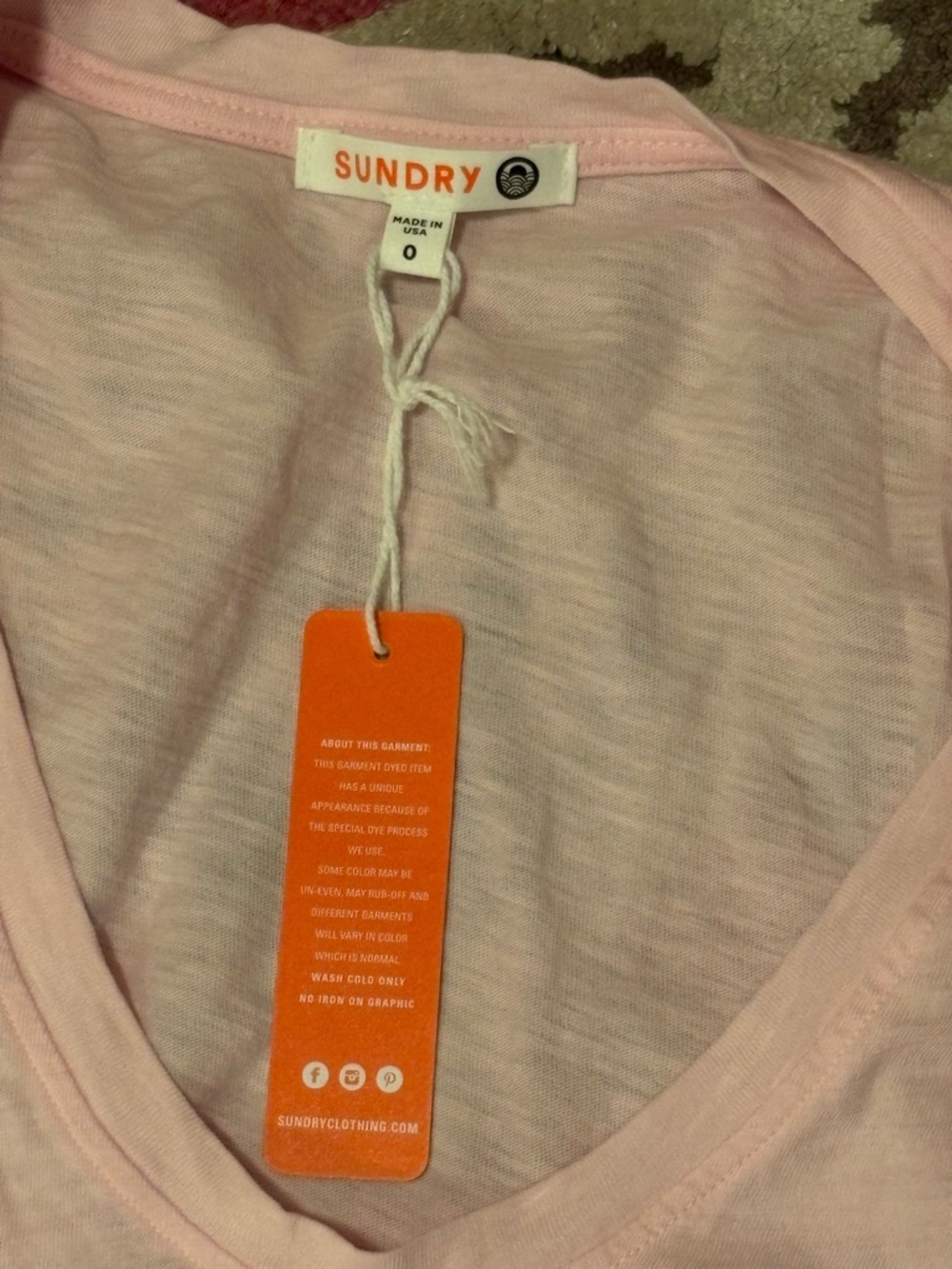 NWT SUNDRY RUCHED SLEEVE PINK T SHIRT - Picture 4 of 6